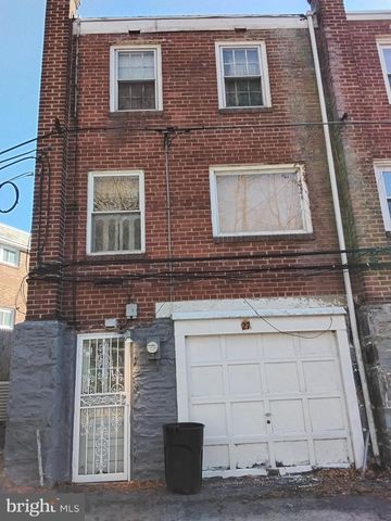 27 CONCORD RD, Darby, PA 19023