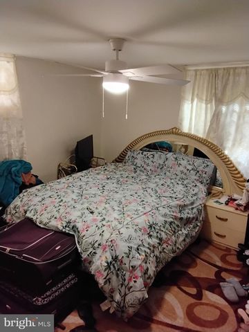 27 CONCORD RD, Darby, PA 19023