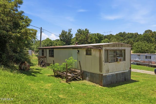 381 Possum Hollow Road, Johnson City, TN 37615