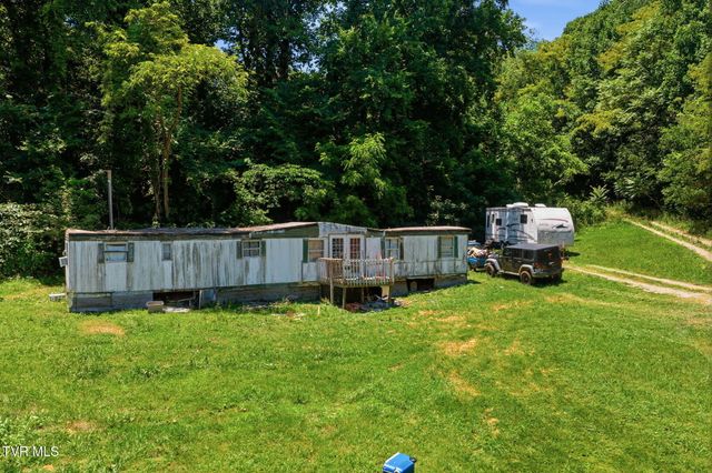 381 Possum Hollow Road, Johnson City, TN 37615