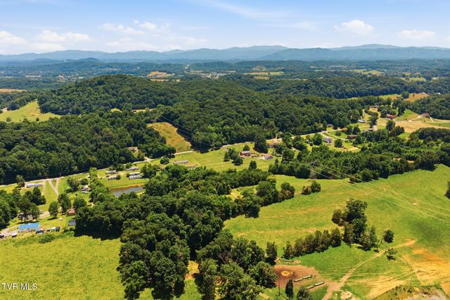 381 Possum Hollow Road, Johnson City, TN 37615
