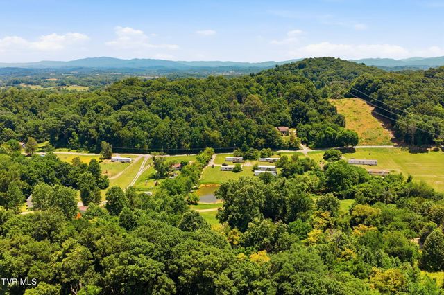 381 Possum Hollow Road, Johnson City, TN 37615