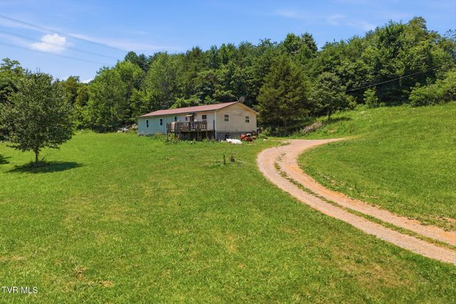 381 Possum Hollow Road, Johnson City, TN 37615