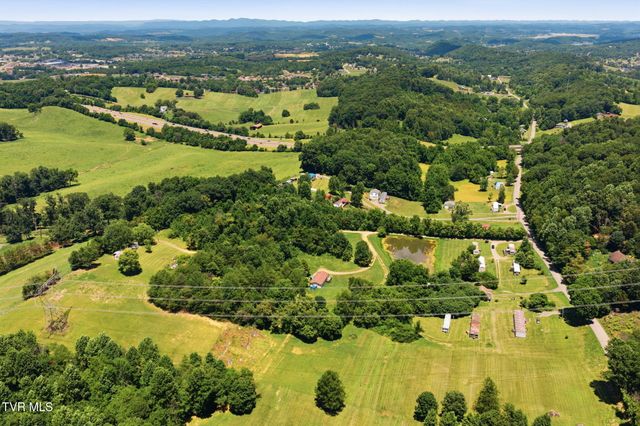381 Possum Hollow Road, Johnson City, TN 37615