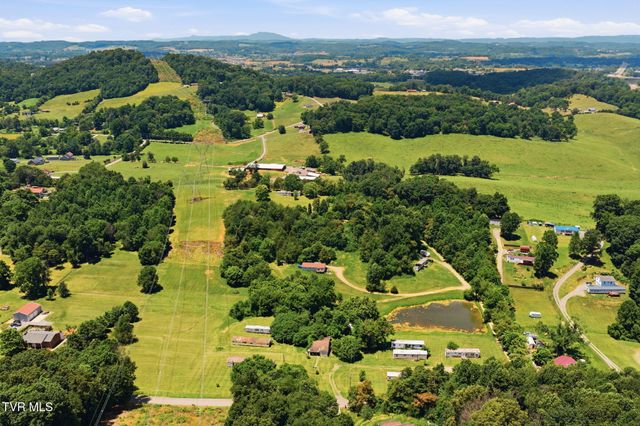 381 Possum Hollow Road, Johnson City, TN 37615