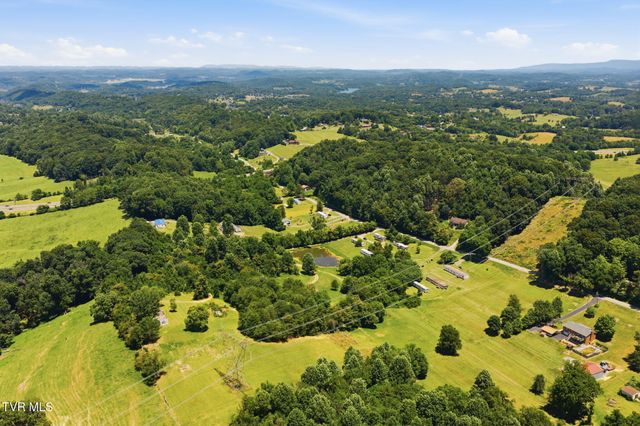 381 Possum Hollow Road, Johnson City, TN 37615