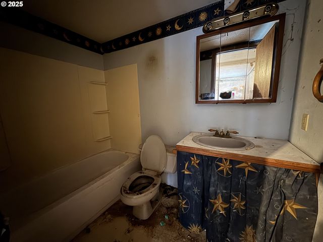 91031 LIBBY Ln, Coos Bay, OR 97420