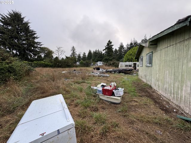 91031 LIBBY Ln, Coos Bay, OR 97420