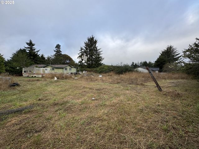 91031 LIBBY Ln, Coos Bay, OR 97420