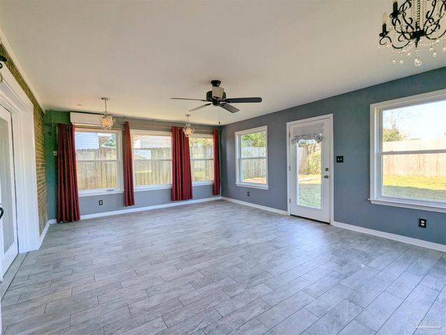 4680 Anchor Ln, Pensacola, FL 32514