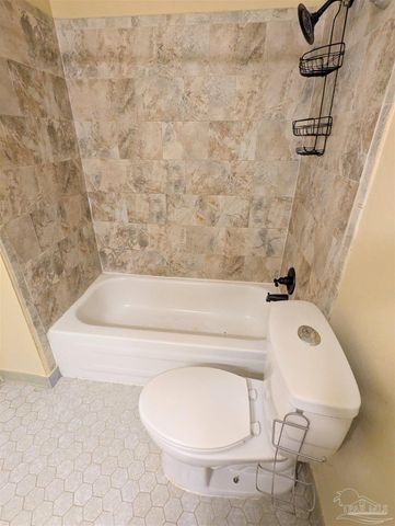 4680 Anchor Ln, Pensacola, FL 32514