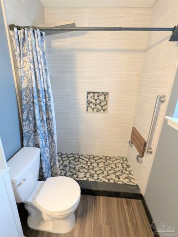 4680 Anchor Ln, Pensacola, FL 32514