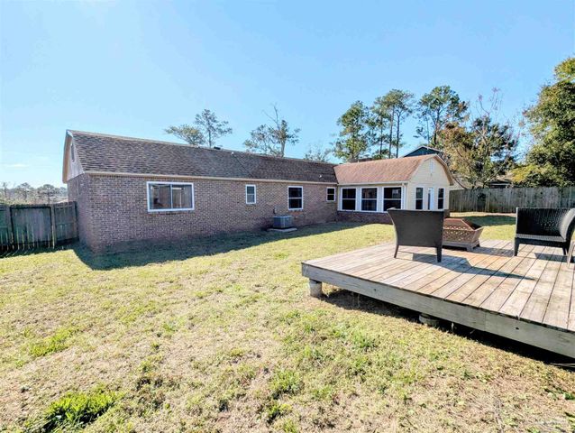 4680 Anchor Ln, Pensacola, FL 32514