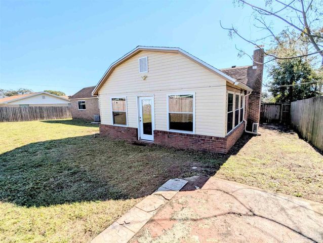 4680 Anchor Ln, Pensacola, FL 32514