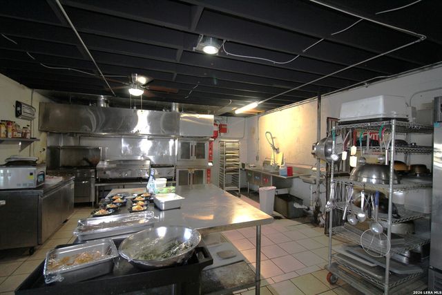 920 West, San Antonio, TX 78201