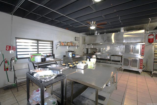 920 West, San Antonio, TX 78201