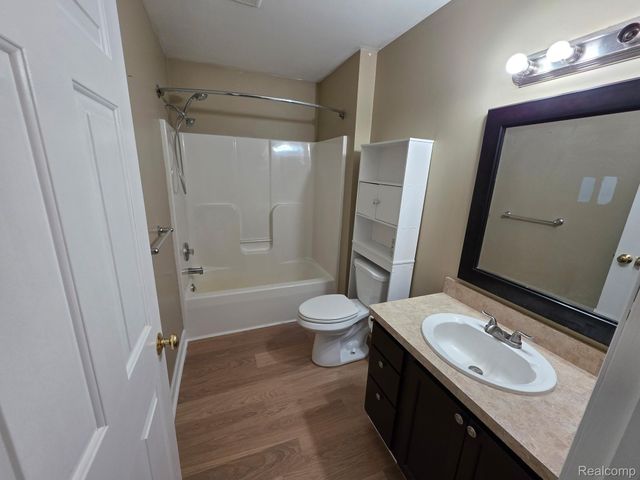 10423 Fowlerville Road, Conway Township, MI 48836