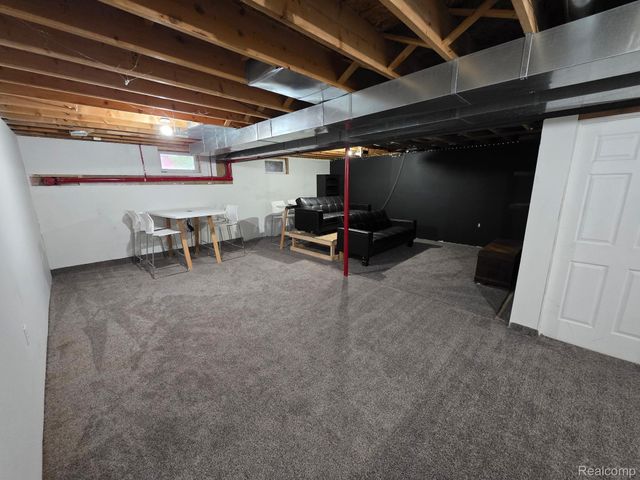 10423 Fowlerville Road, Conway Township, MI 48836