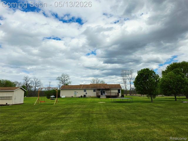 10423 Fowlerville Road, Conway Township, MI 48836