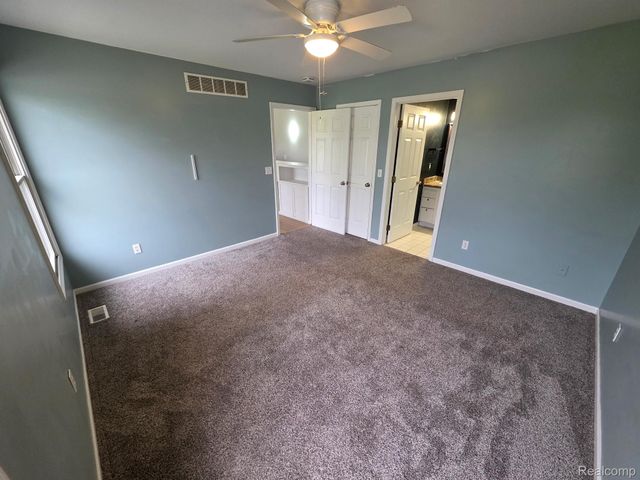 10423 Fowlerville Road, Conway Township, MI 48836