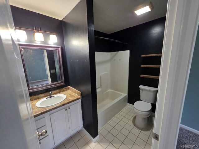 10423 Fowlerville Road, Conway Township, MI 48836