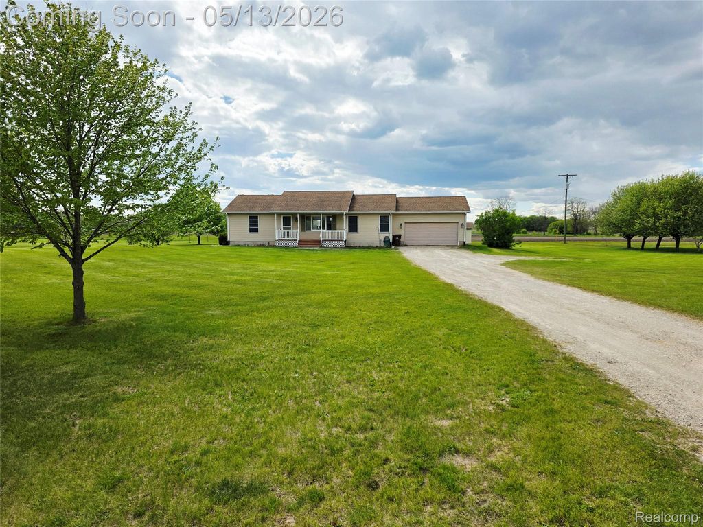 10423 Fowlerville Road, Conway Township, MI 48836