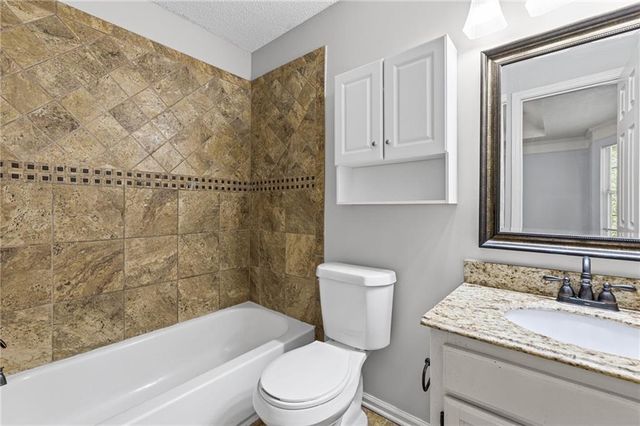 1117 Meadowlark Lane, Liberty, MO 64068