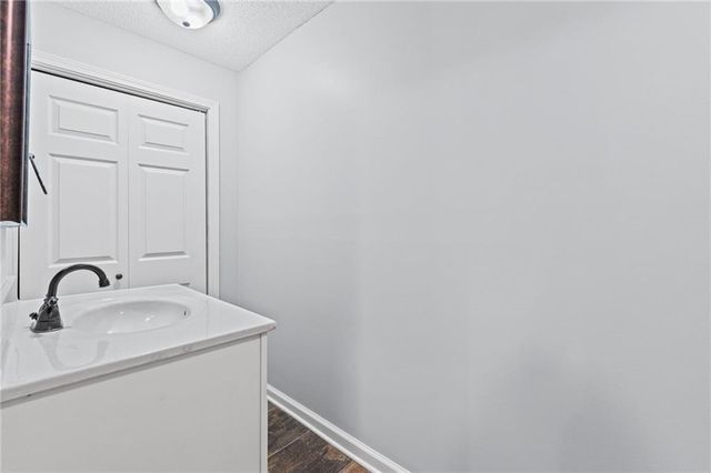 1117 Meadowlark Lane, Liberty, MO 64068
