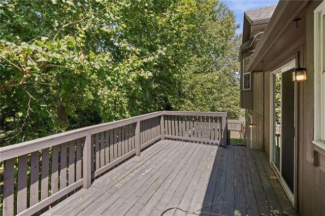 1117 Meadowlark Lane, Liberty, MO 64068