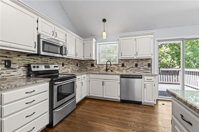 1117 Meadowlark Lane, Liberty, MO 64068