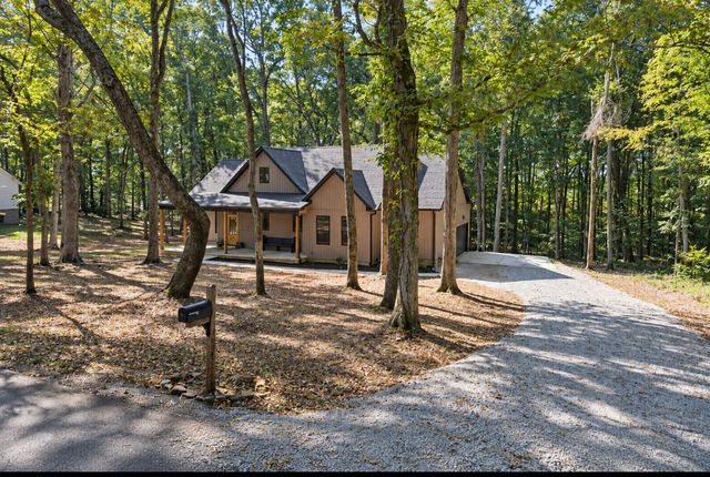 1220 Breeden Rd, Charlotte, TN 37036
