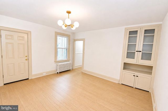 402 LAWRENCE ST, Burlington, NJ 08016