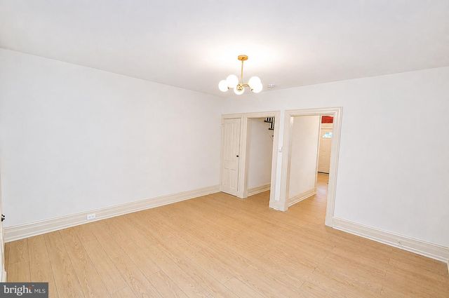402 LAWRENCE ST, Burlington, NJ 08016