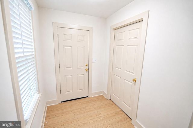 402 LAWRENCE ST, Burlington, NJ 08016