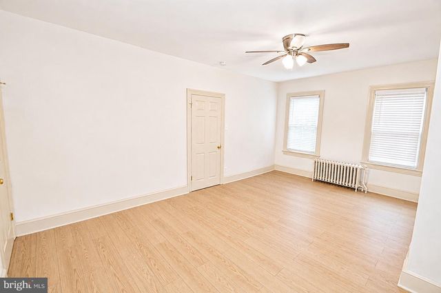 402 LAWRENCE ST, Burlington, NJ 08016