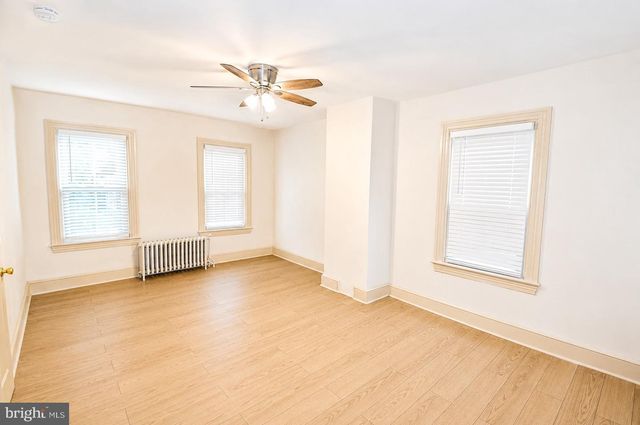 402 LAWRENCE ST, Burlington, NJ 08016