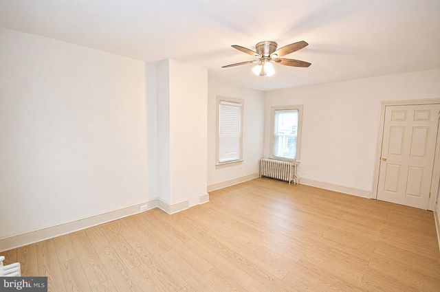 402 LAWRENCE ST, Burlington, NJ 08016