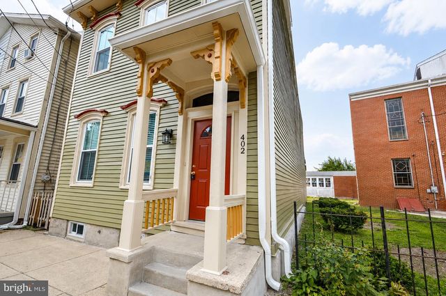 402 LAWRENCE ST, Burlington, NJ 08016