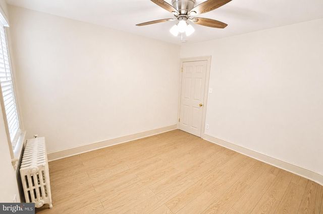 402 LAWRENCE ST, Burlington, NJ 08016