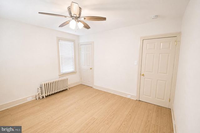 402 LAWRENCE ST, Burlington, NJ 08016