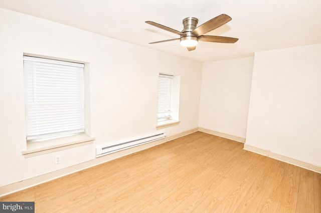 402 LAWRENCE ST, Burlington, NJ 08016