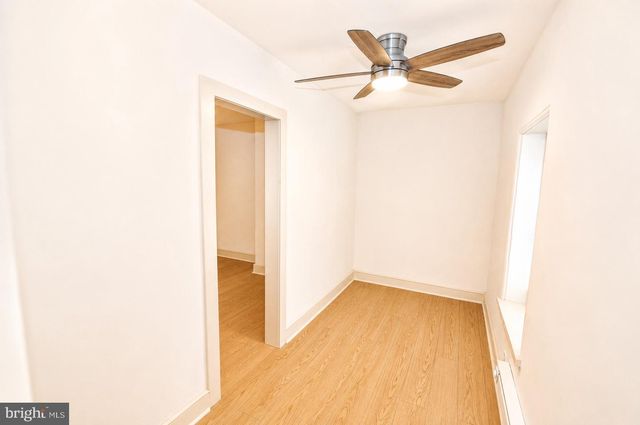 402 LAWRENCE ST, Burlington, NJ 08016