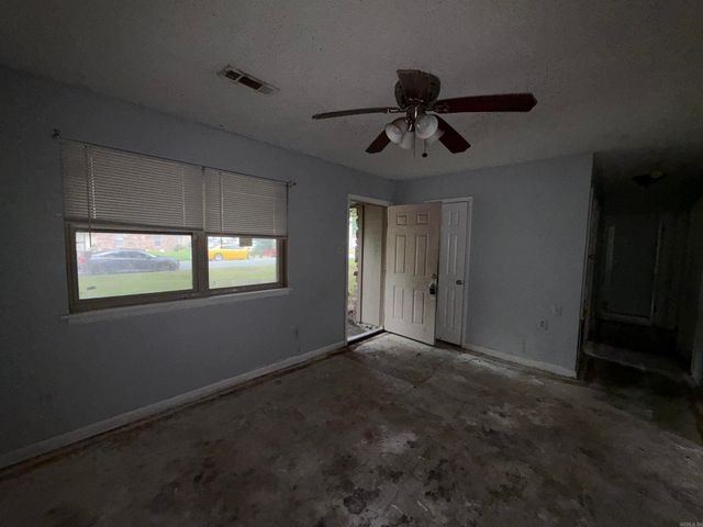 10004 Forester Cove, Little Rock, AR 72209