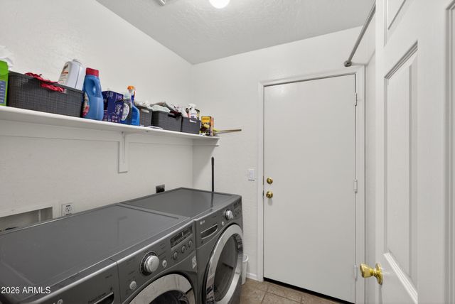 42396 W HALL Drive, Maricopa, AZ 85138