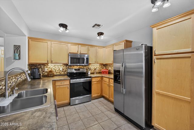 42396 W HALL Drive, Maricopa, AZ 85138