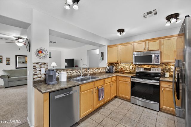 42396 W HALL Drive, Maricopa, AZ 85138