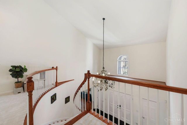 9030 Ambercreek Drive, Amberley, OH 45236
