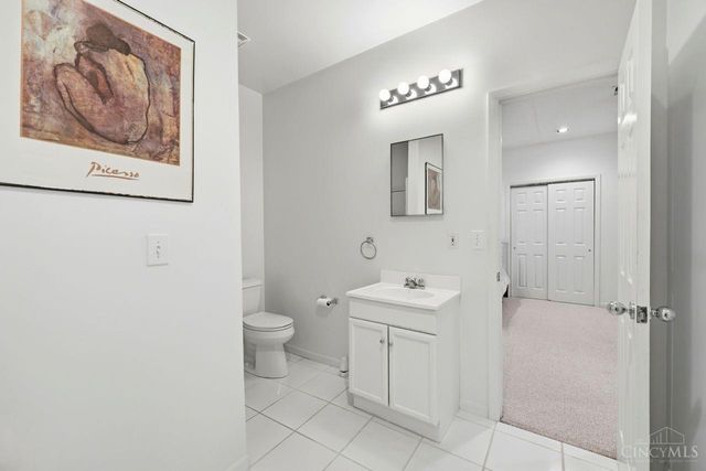 9030 Ambercreek Drive, Amberley, OH 45236