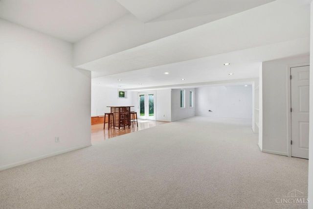 9030 Ambercreek Drive, Amberley, OH 45236