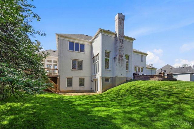 9030 Ambercreek Drive, Amberley, OH 45236